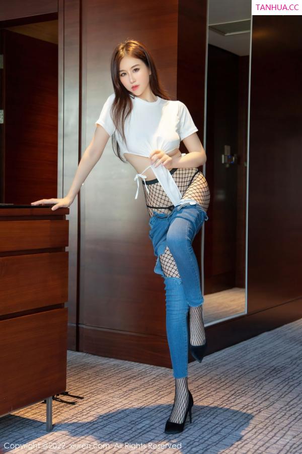 月音瞳  [XiuRen]高清写真图 2022.01.19 No.4481 月音瞳第14张图片
